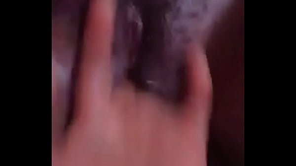 Ebony fingererd